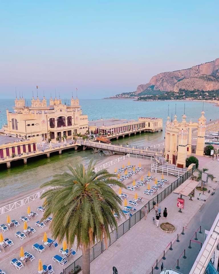 فيلا Villino Sirene Mondello باليرمو المظهر الخارجي الصورة